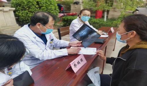 德州市中醫(yī)院健康義診活動走進御景國際小區(qū)，為居民提供專業(yè)養(yǎng)生保健服務